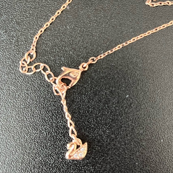 Rose gold Necklace - Picture 2 of 3